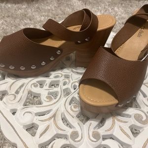 Seven Dials Wedge Heel